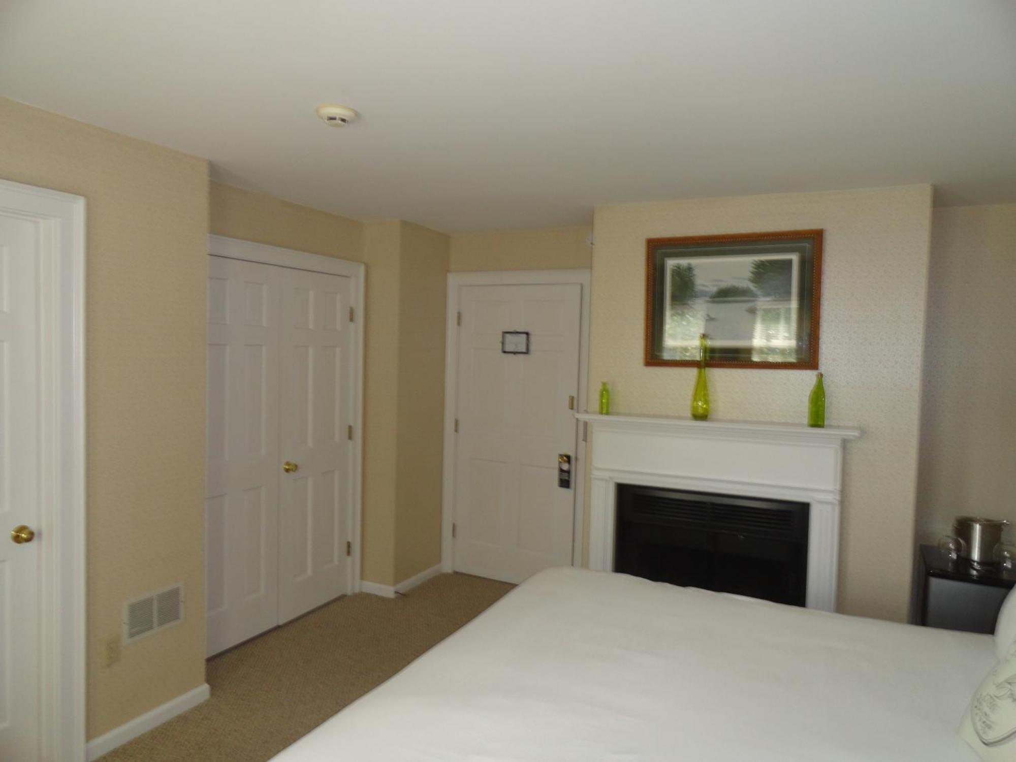 The Bond 1786 Inn (Adults Only) Warrensburg Zimmer foto