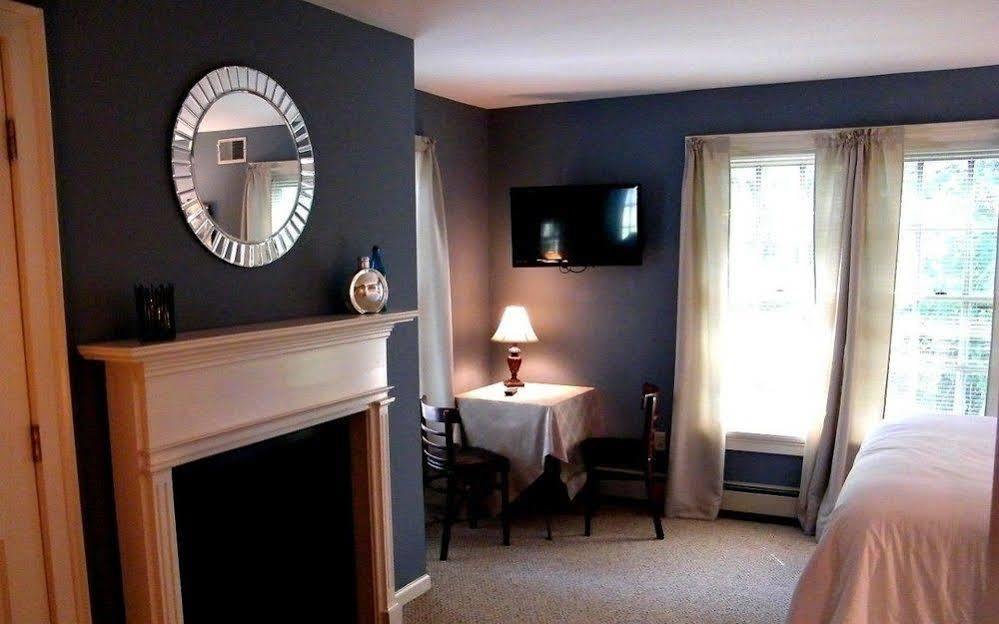 The Bond 1786 Inn (Adults Only) Warrensburg Exterior foto